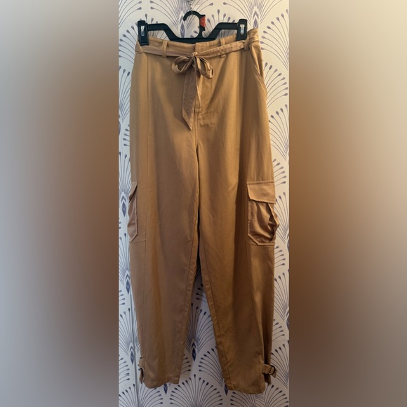 Versona Women’s Khaki Brown Cargo Pants women’s size small NWT - Picture 1 of 2